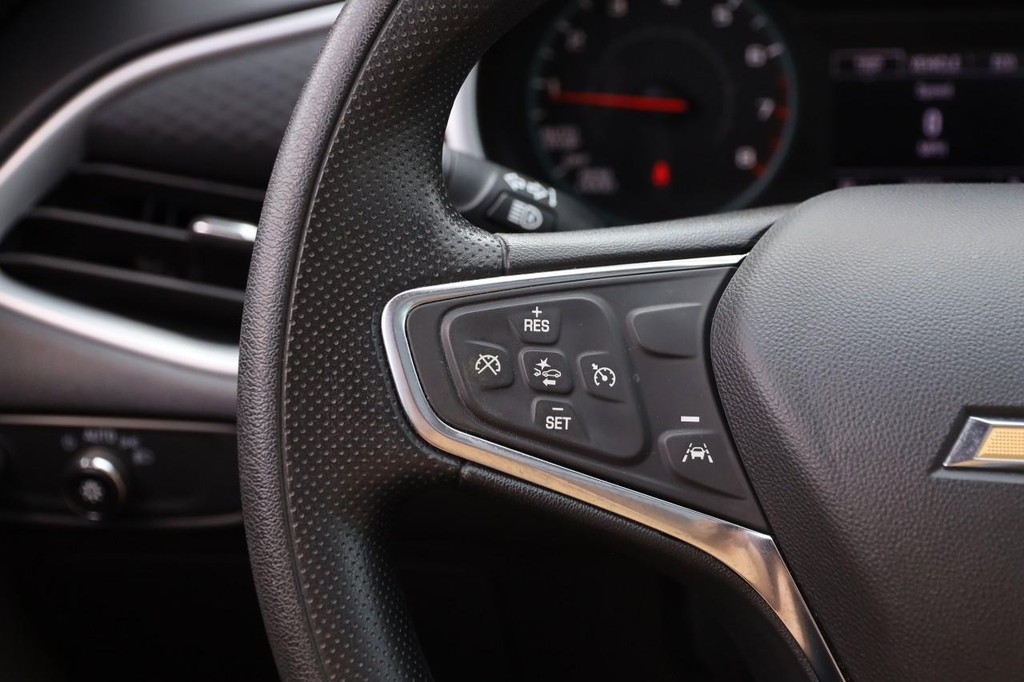 Chevrolet Malibu Vehicle Image 12