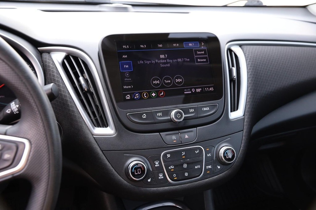 Chevrolet Malibu Vehicle Image 15