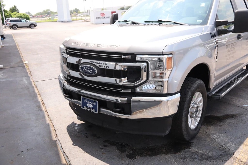 Ford Super Duty F-250 SRW Vehicle Image 02