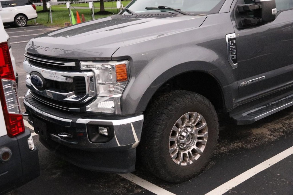 Ford Super Duty F-250 SRW Vehicle Image 02