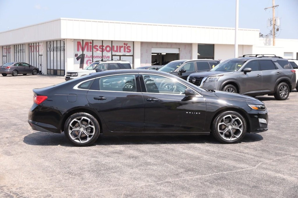 Chevrolet Malibu Vehicle Image 05