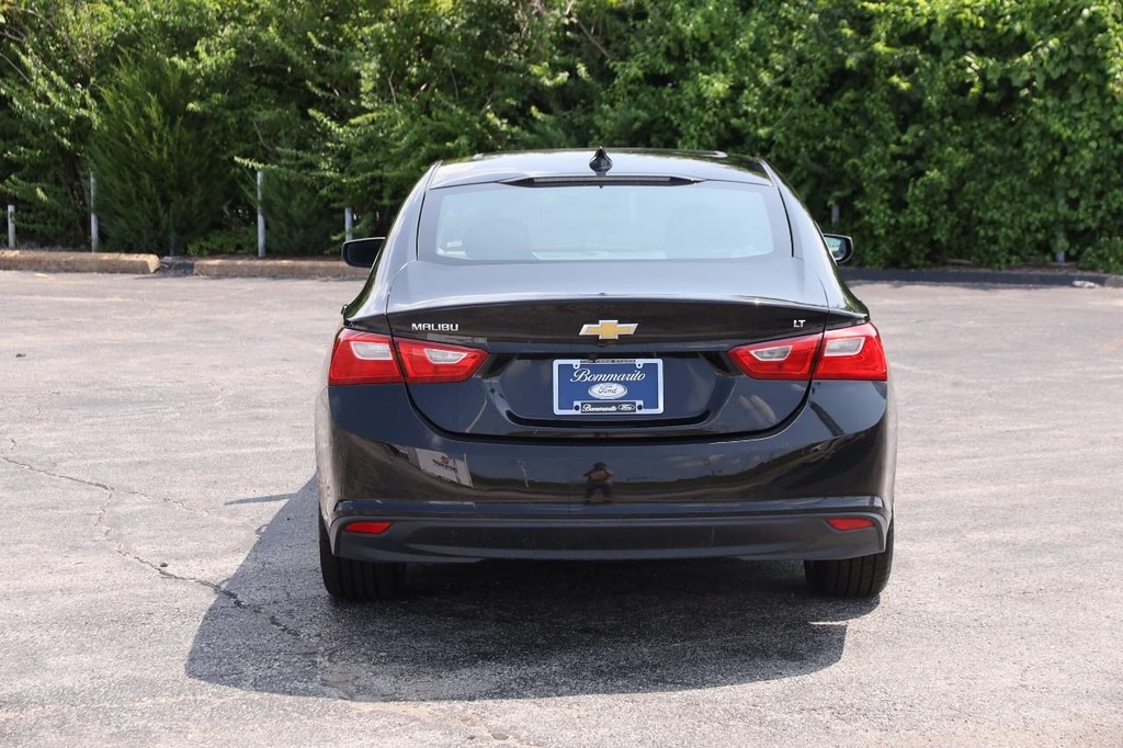 Chevrolet Malibu Vehicle Image 06