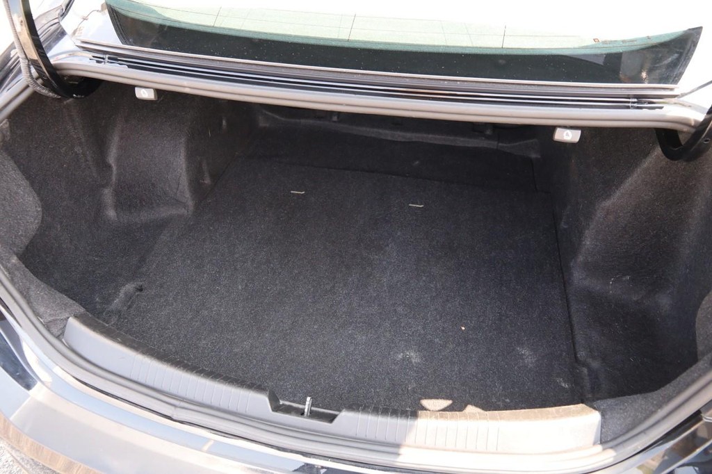 Chevrolet Malibu Vehicle Image 07