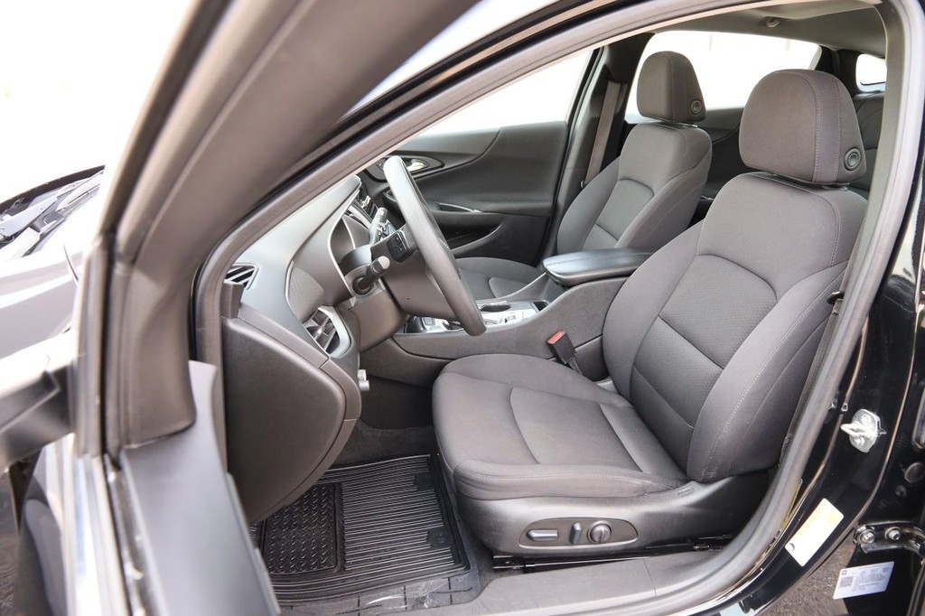 Chevrolet Malibu Vehicle Image 08
