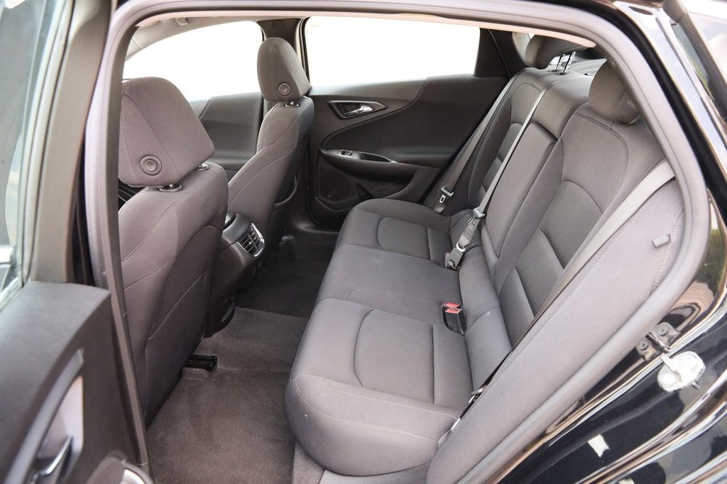 Chevrolet Malibu Vehicle Image 09