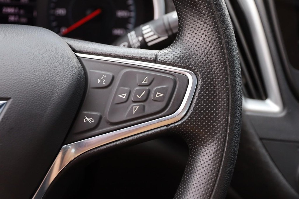 Chevrolet Malibu Vehicle Image 12