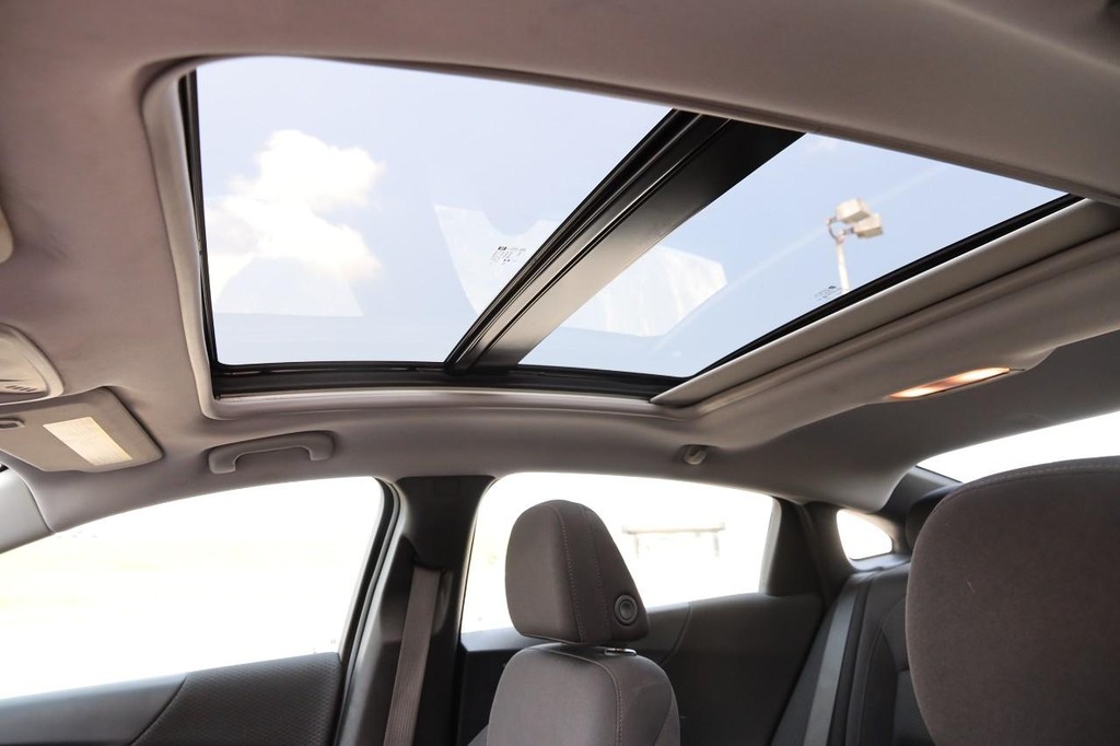Chevrolet Malibu Vehicle Image 22