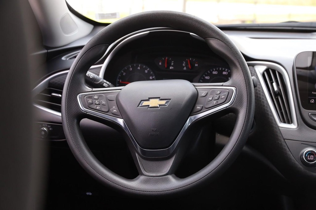Chevrolet Malibu Vehicle Image 25