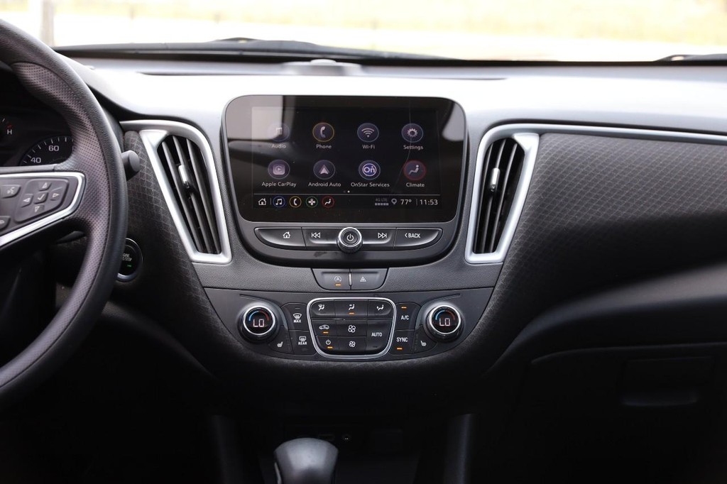 Chevrolet Malibu Vehicle Image 26