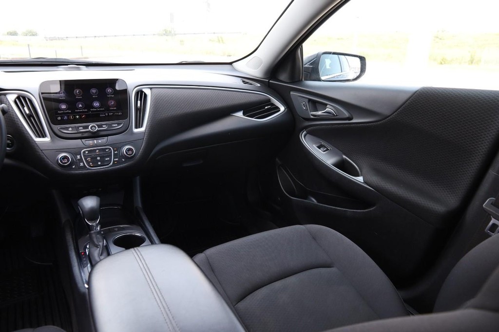 Chevrolet Malibu Vehicle Image 27