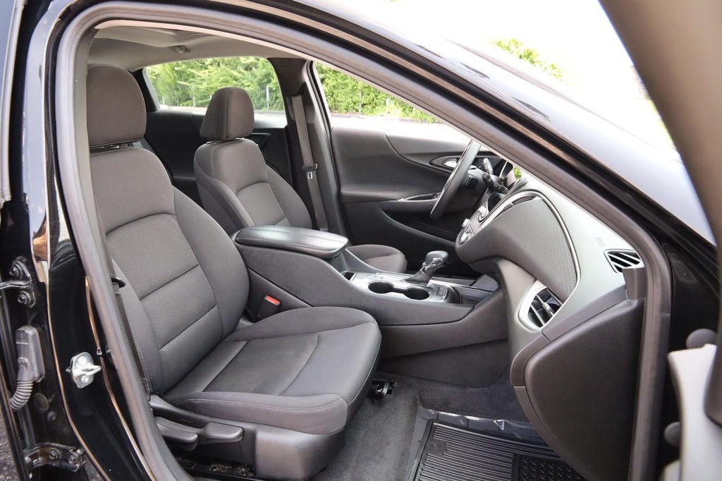 Chevrolet Malibu Vehicle Image 28