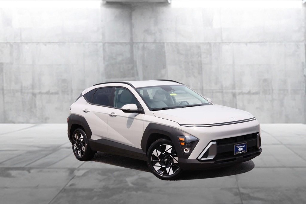 Hyundai Kona Vehicle Image 02
