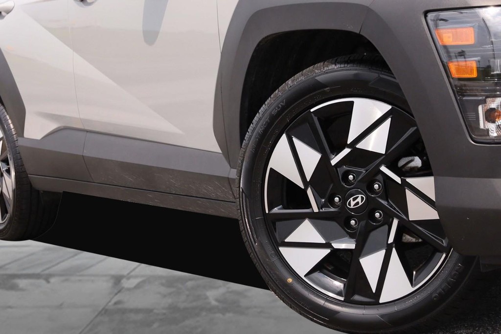 Hyundai Kona Vehicle Image 03