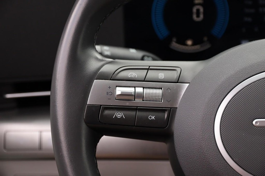 Hyundai Kona Vehicle Image 11