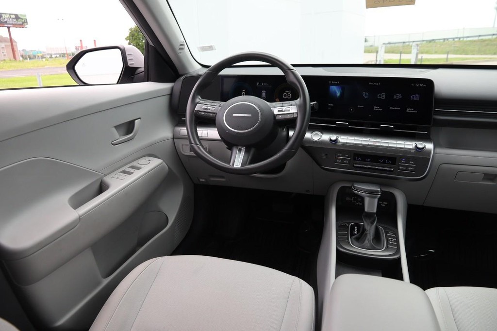 Hyundai Kona Vehicle Image 24