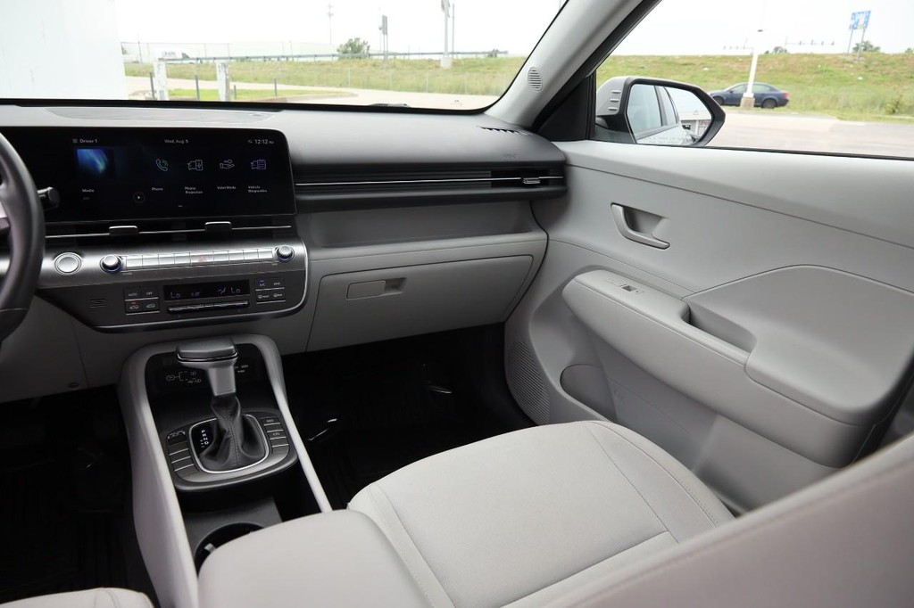 Hyundai Kona Vehicle Image 27