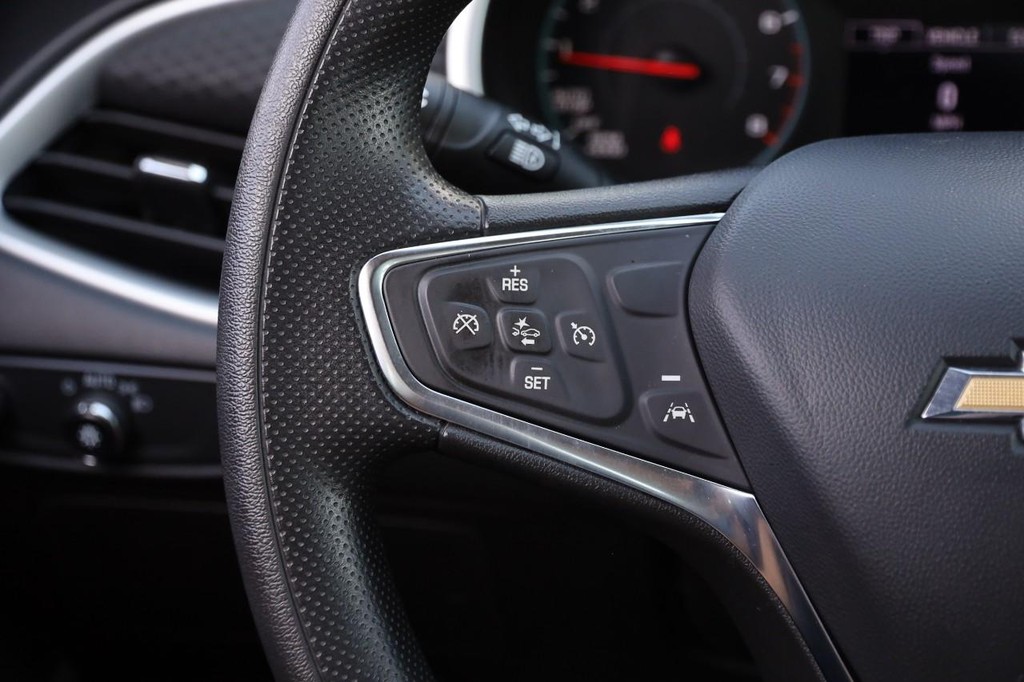 Chevrolet Malibu Vehicle Full-screen Gallery Image 11
