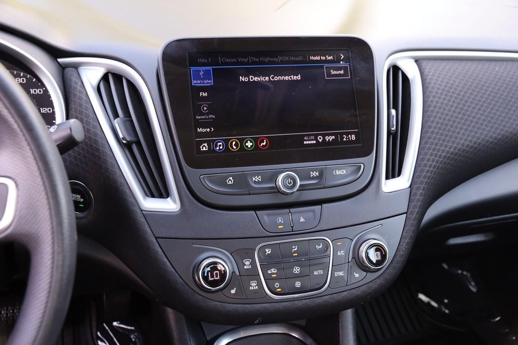 Chevrolet Malibu Vehicle Full-screen Gallery Image 15