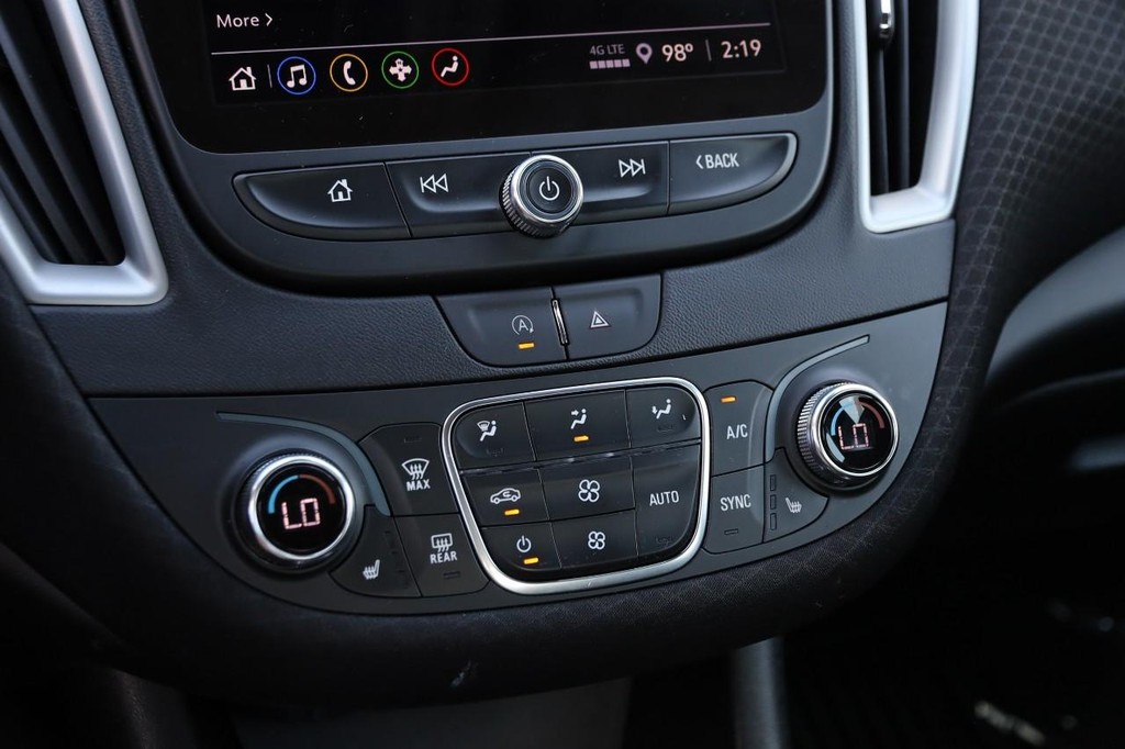 Chevrolet Malibu Vehicle Full-screen Gallery Image 17