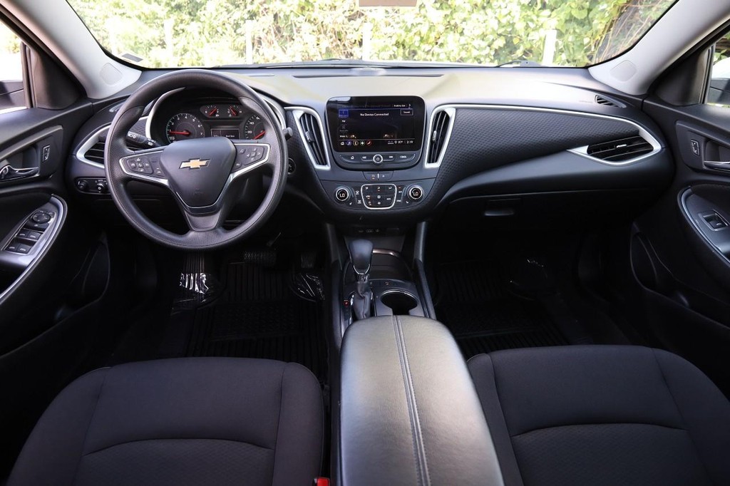Chevrolet Malibu Vehicle Full-screen Gallery Image 20