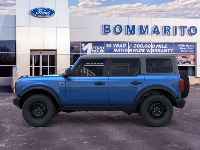 Ford Bronco Vehicle Full-screen Gallery Image 3