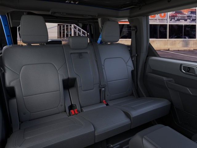 Ford Bronco Vehicle Full-screen Gallery Image 11