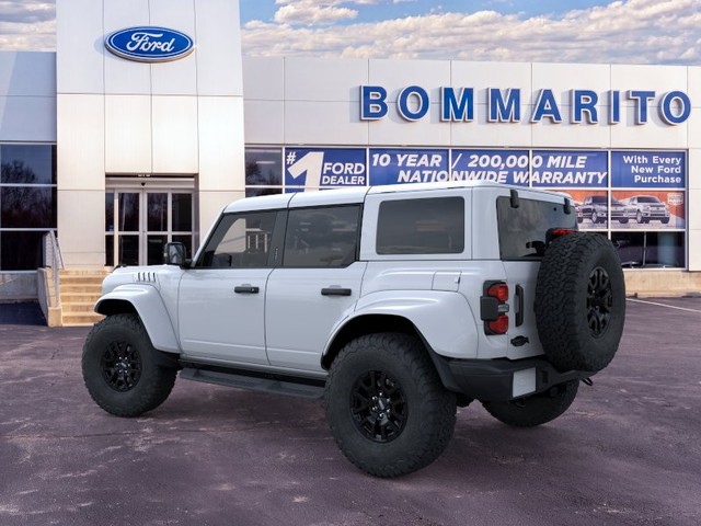 Ford Bronco Vehicle Full-screen Gallery Image 4