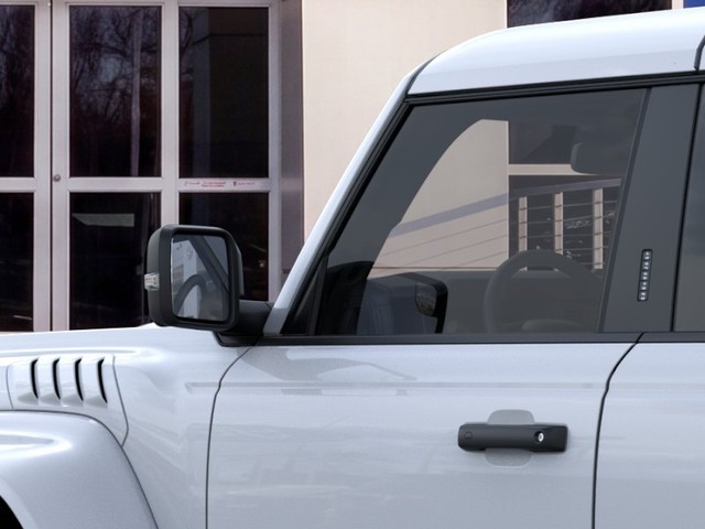 Ford Bronco Vehicle Full-screen Gallery Image 22
