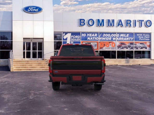 Ford Super Duty F-350 SRW Vehicle Full-screen Gallery Image 5