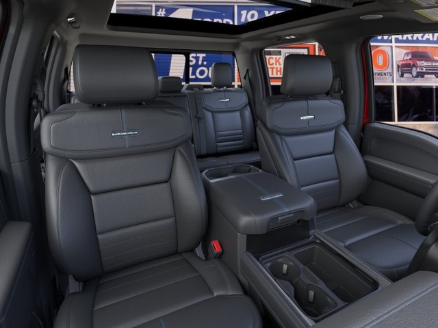 Ford Super Duty F-350 SRW Vehicle Full-screen Gallery Image 10