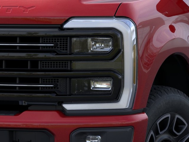 Ford Super Duty F-350 SRW Vehicle Full-screen Gallery Image 18