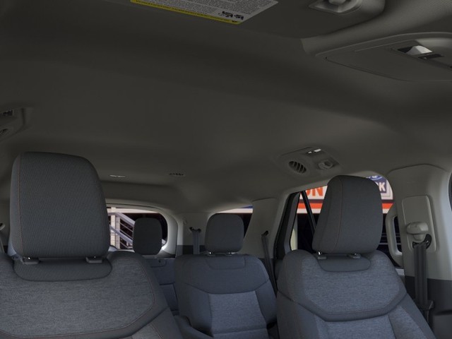 Ford Explorer Vehicle Full-screen Gallery Image 22