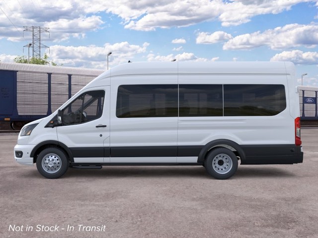 Ford Transit Passenger Wagon Vehicle Full-screen Gallery Image 3