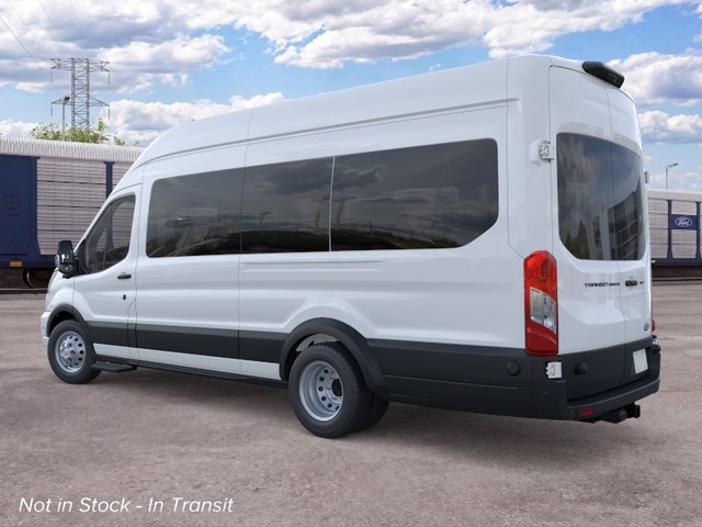 Ford Transit Passenger Wagon Vehicle Full-screen Gallery Image 4