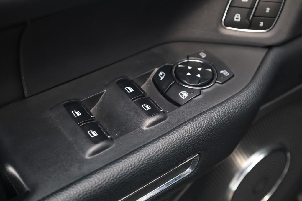 Ford Expedition Vehicle Image 11