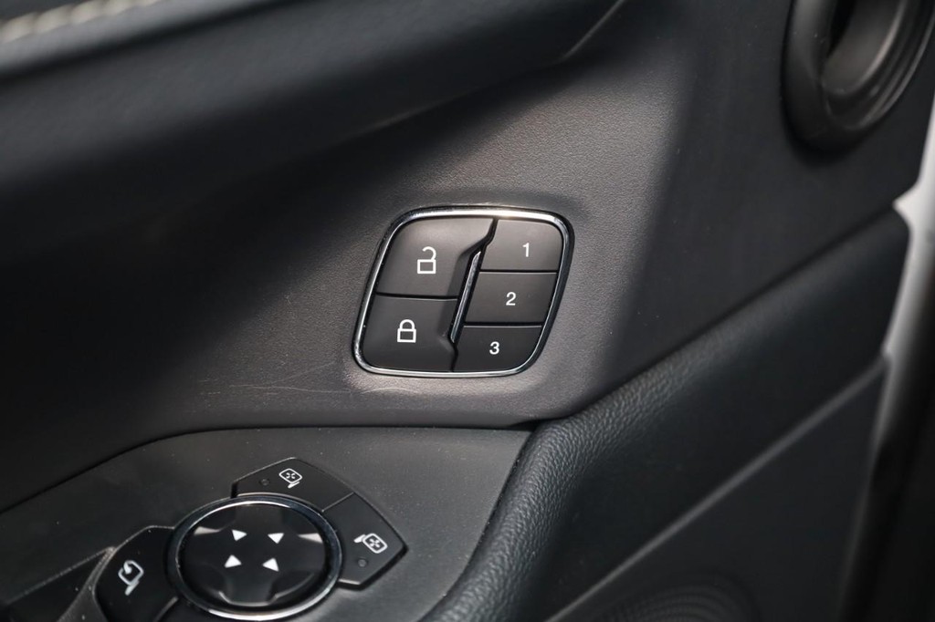 Ford Expedition Vehicle Image 12