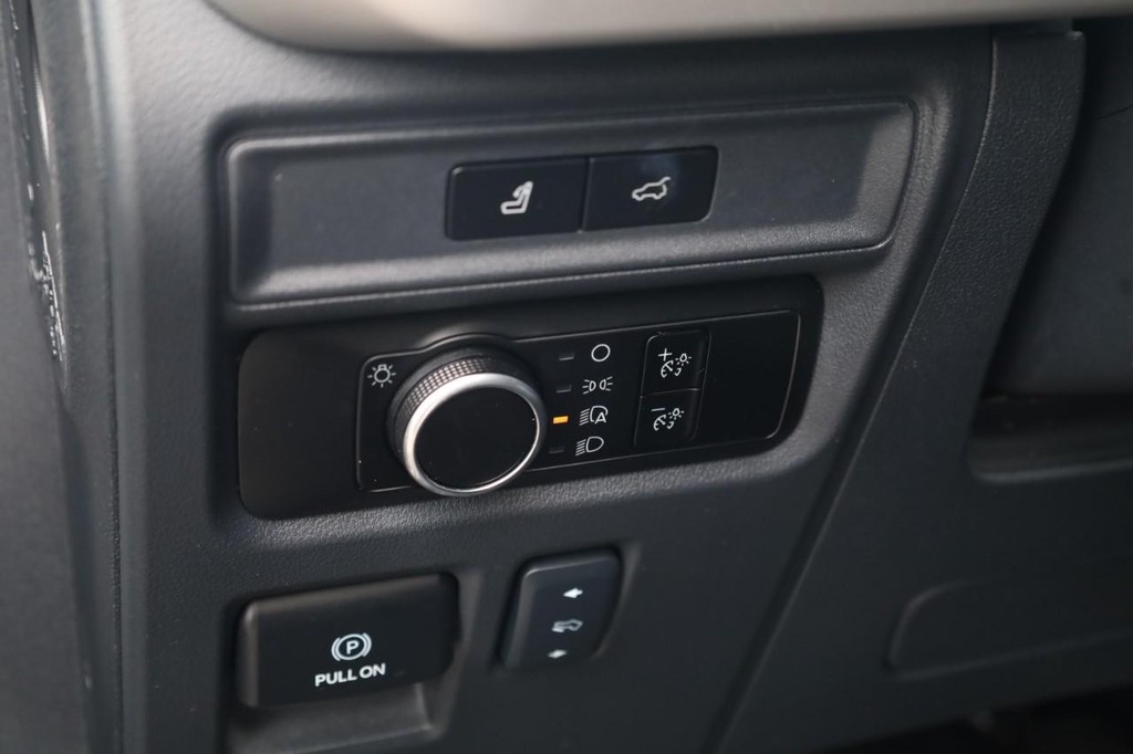 Ford Expedition Vehicle Image 13