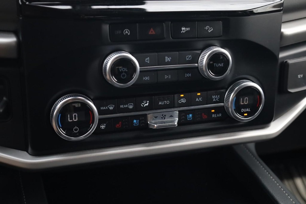 Ford Expedition Vehicle Image 17