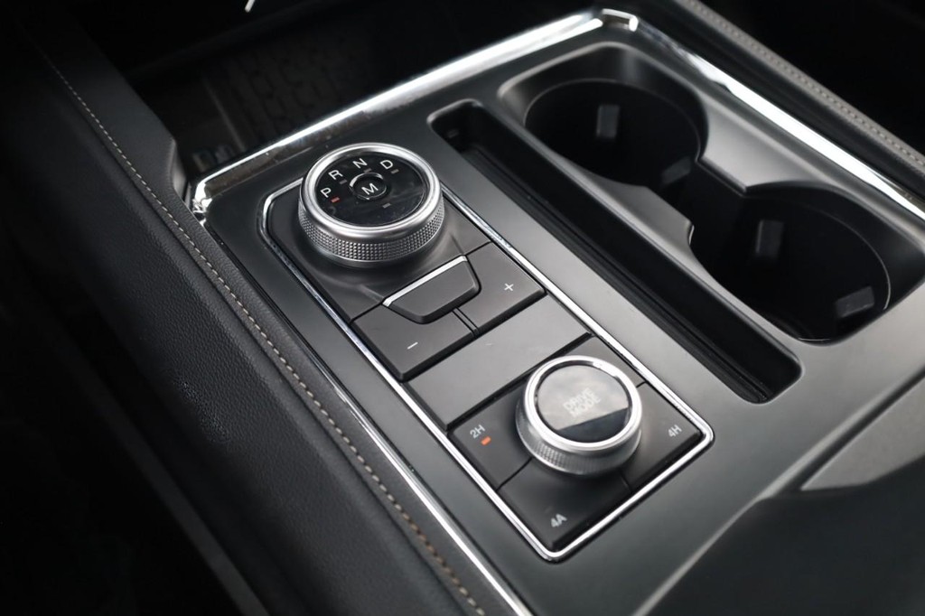 Ford Expedition Vehicle Image 19