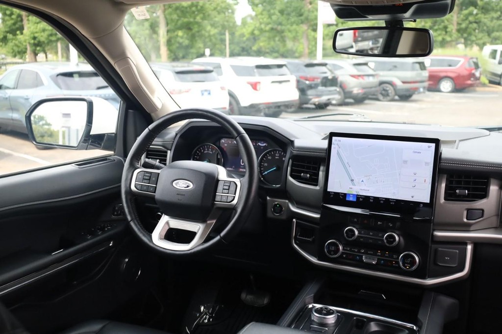 Ford Expedition Vehicle Image 24