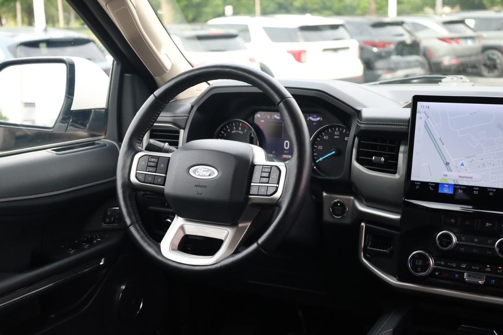 Ford Expedition Vehicle Image 25