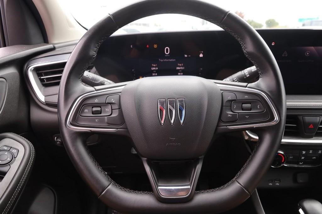 Buick Encore GX Vehicle Full-screen Gallery Image 10