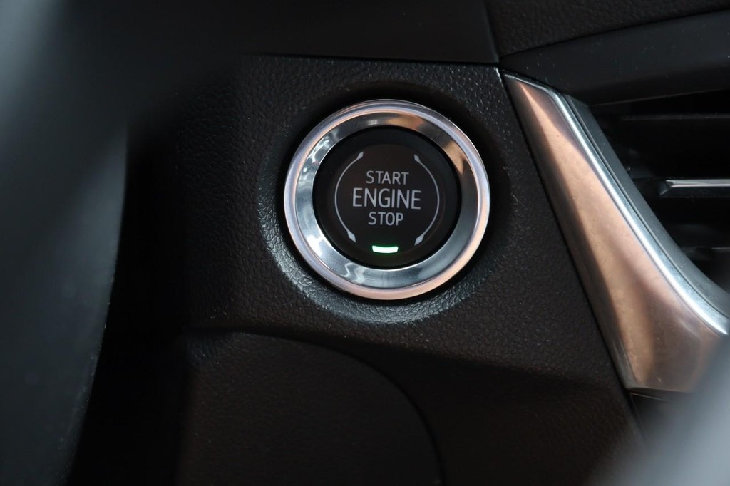 Buick Encore GX Vehicle Full-screen Gallery Image 14