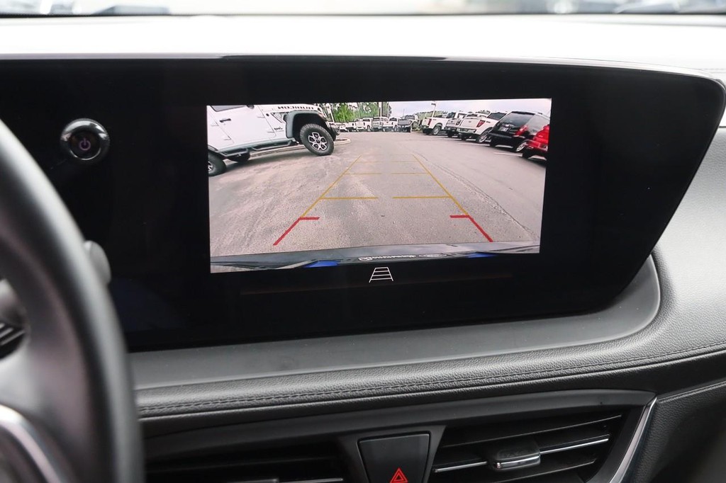 Buick Encore GX Vehicle Full-screen Gallery Image 17