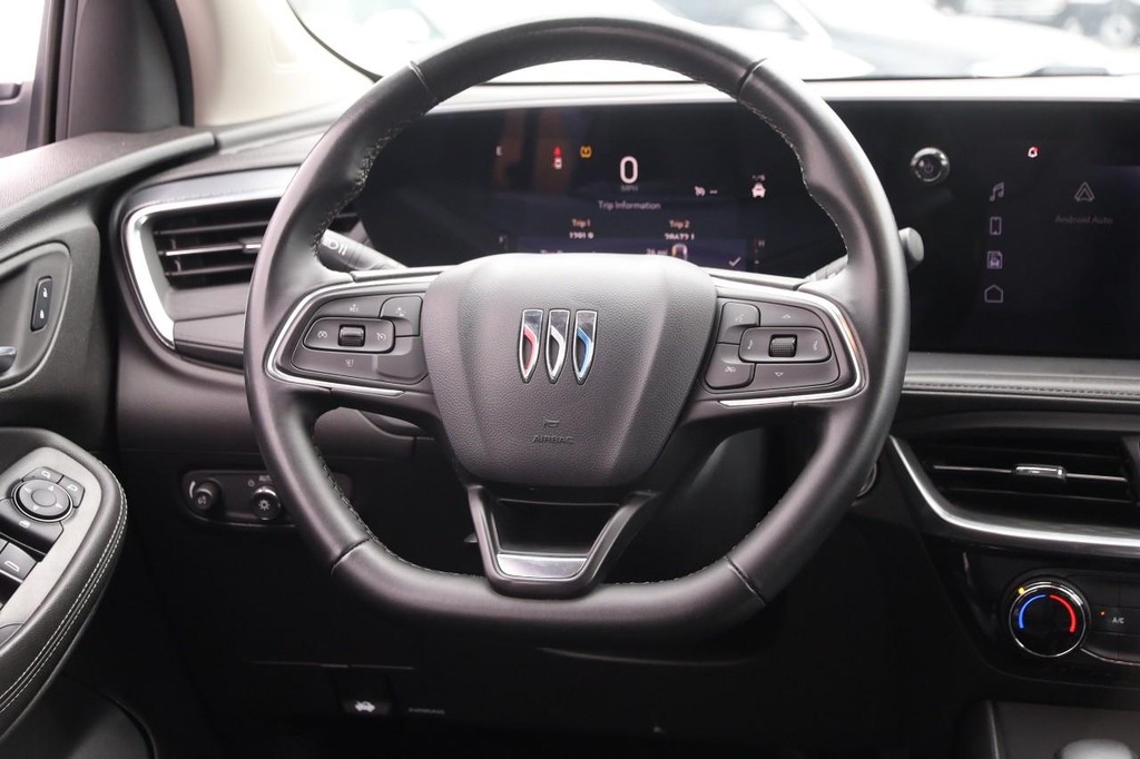 Buick Encore GX Vehicle Full-screen Gallery Image 23