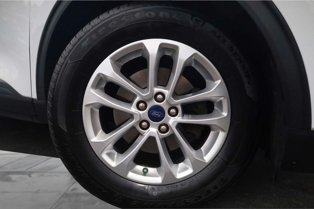 Ford Escape Vehicle Full-screen Gallery Image 03