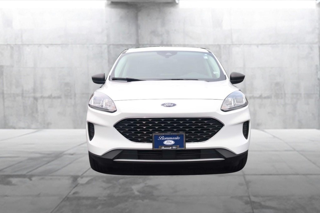Ford Escape Vehicle Full-screen Gallery Image 04