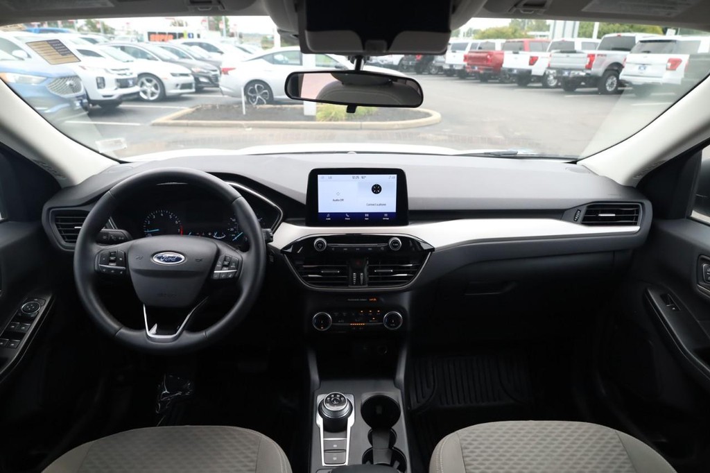 Ford Escape Vehicle Full-screen Gallery Image 07