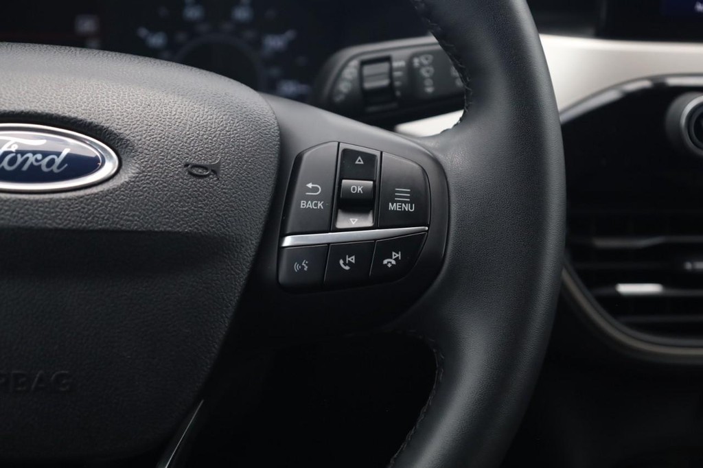 Ford Escape Vehicle Full-screen Gallery Image 09