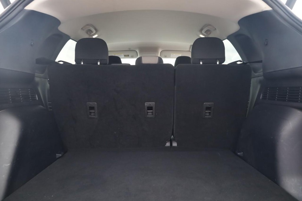 Ford Escape Vehicle Full-screen Gallery Image 24